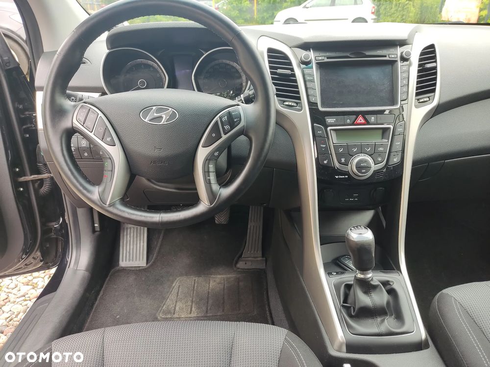 Hyundai i30 blue Kombi 1.6 GDi Passion - 18
