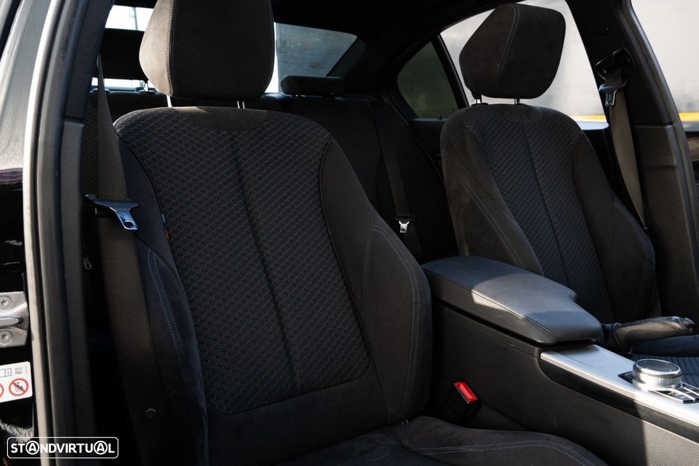 BMW 330 e iPerformance Pack M - 34