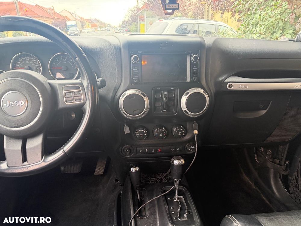 Jeep Wrangler Unlimited 3.6 Automatik Sahara - 16