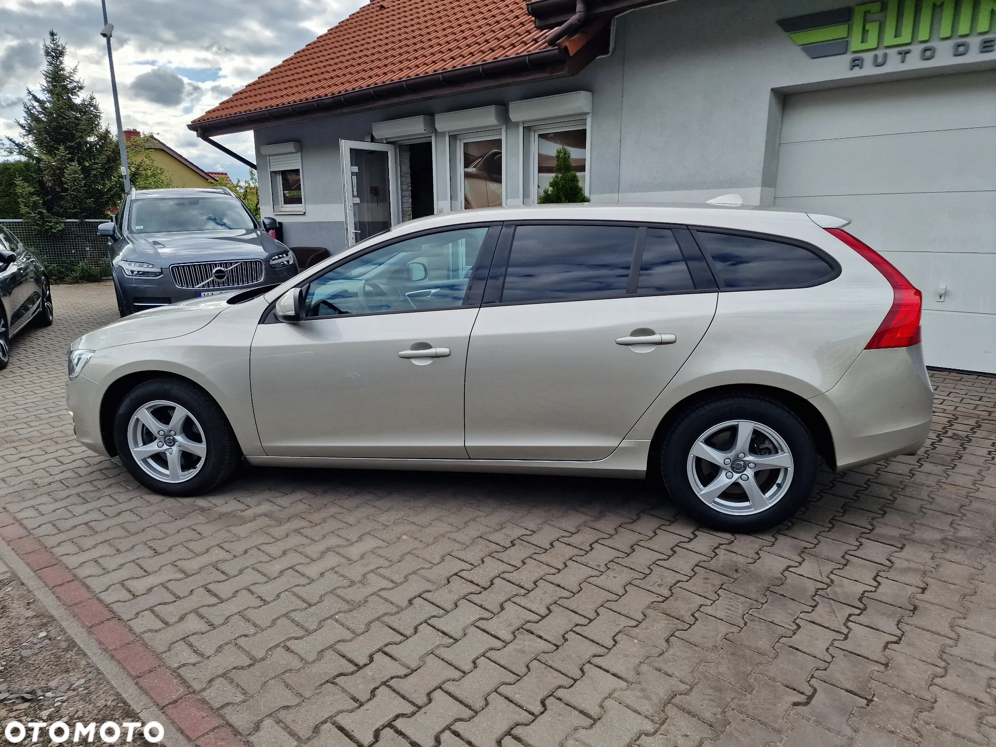 Volvo V60 D2 Geartronic Momentum - 9