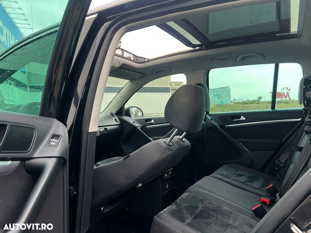 Volkswagen Tiguan 2.0 TDI DPF 4Motion BlueMotion Technology DSG Lounge Sport & Style - 23