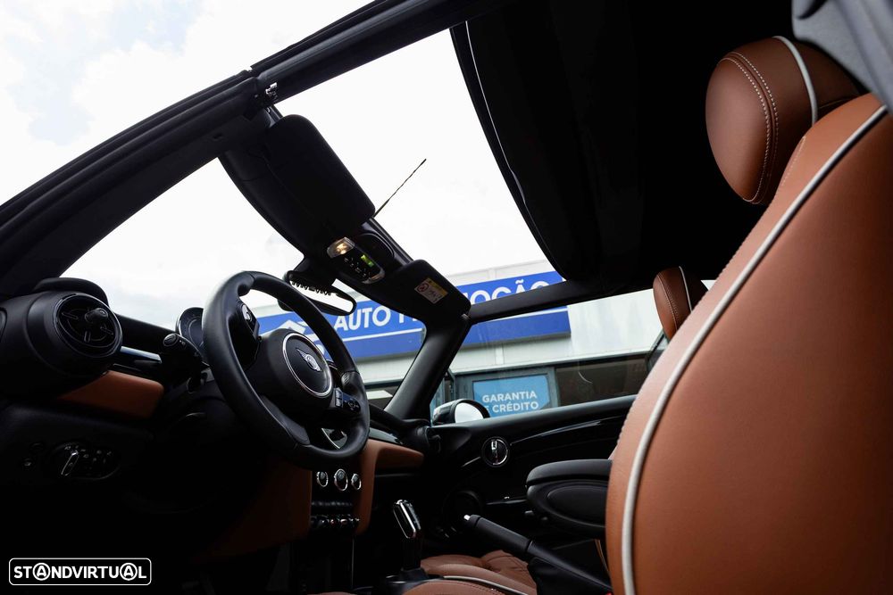 MINI Cabrio Cooper Premium Extra Classic Auto - 34