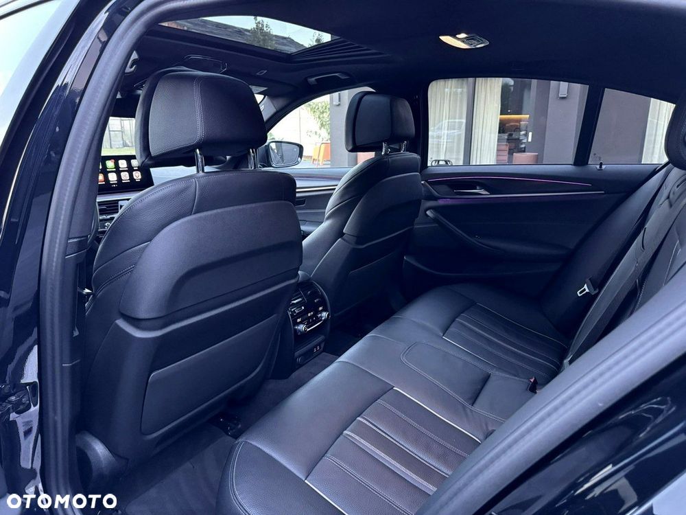 BMW Seria 5 530d xDrive M Sport Edition - 13