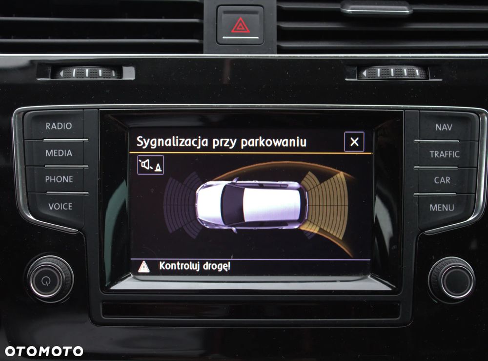 Volkswagen Golf VII 1.4 TSI BMT Highline - 18