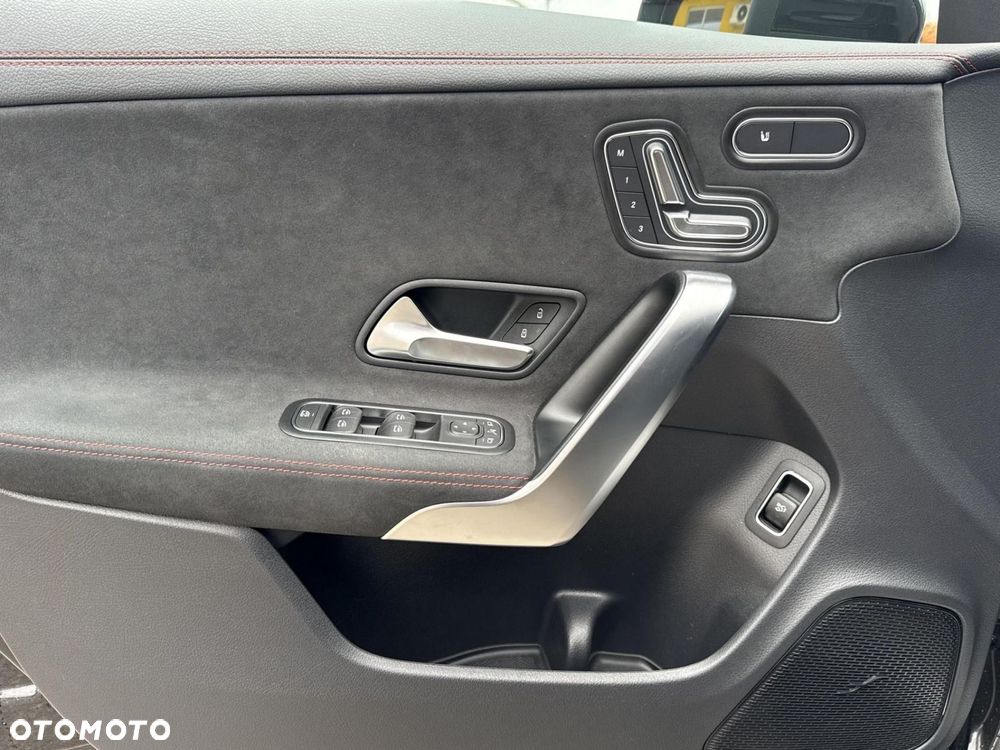 Mercedes-Benz CLA - 9