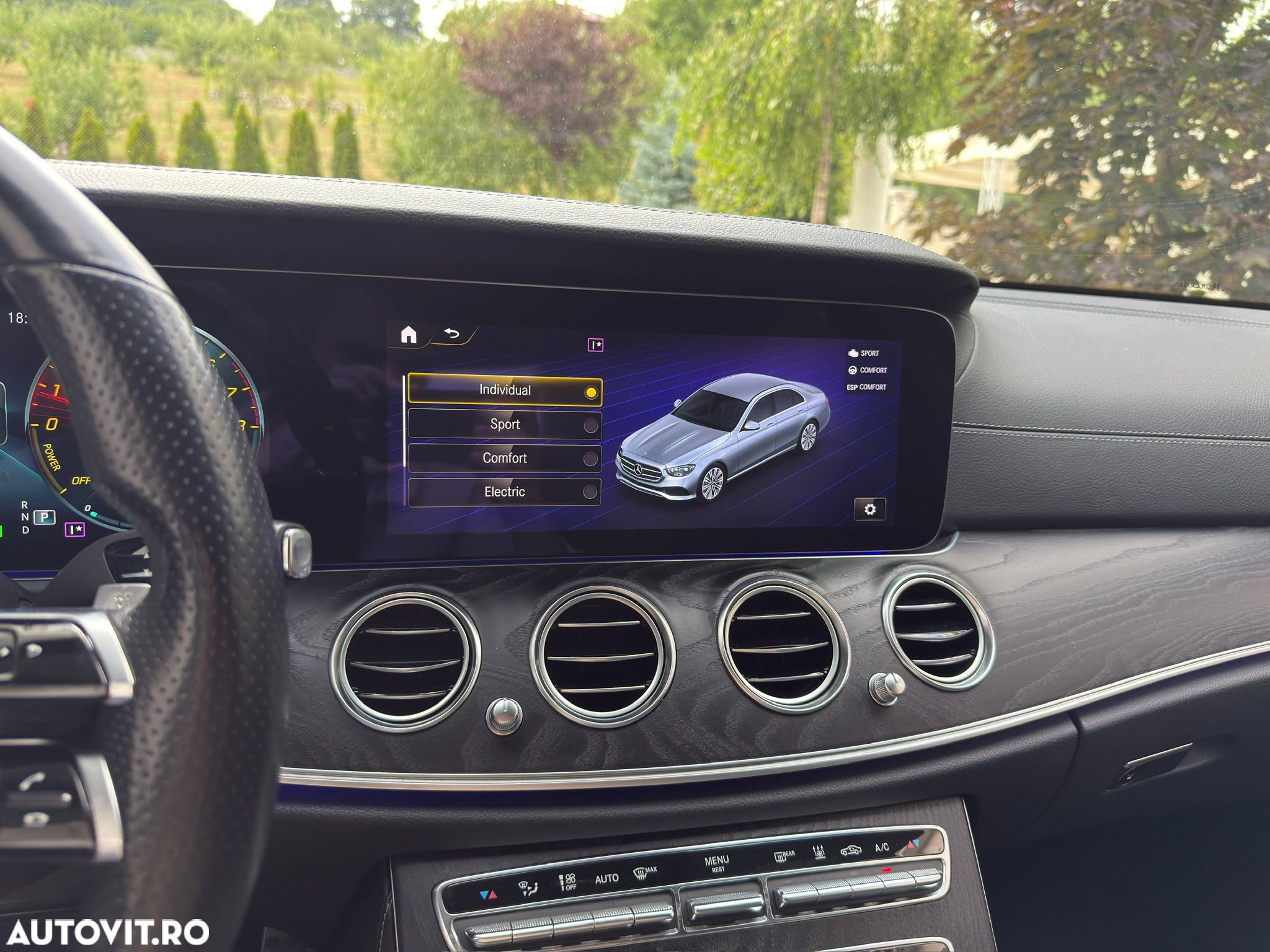 Mercedes-Benz E 300 9G-TRONIC AMG Line - 29