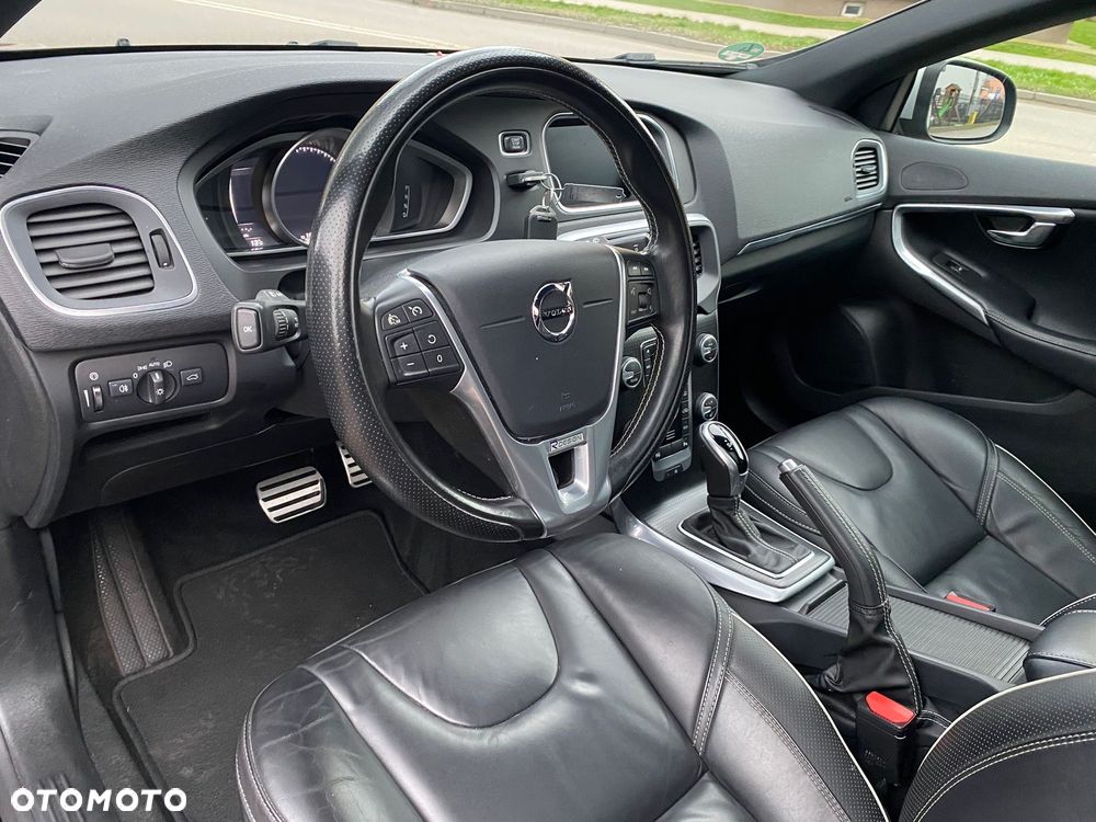 Volvo V40 D3 Geartronic RDesign - 14