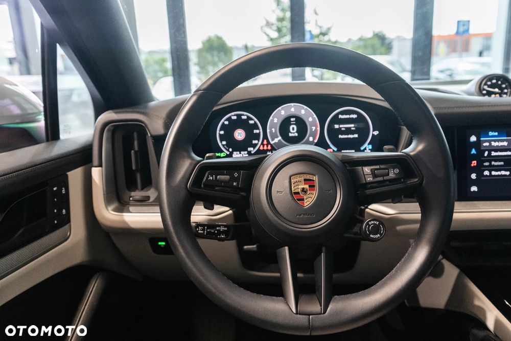 Porsche Cayenne Standard - 17