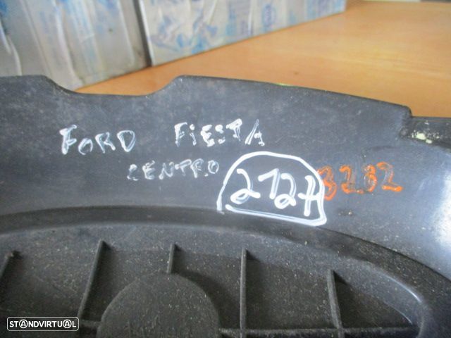 Grelha Friso 8A618200BC FORD FIESTA 6 FASE 1 2010 1.2I 80CV 5P BORDEUX Frente GRELHA FORD FIESTA 6 FASE 1 2012 1.4TDCI 71CV 5P BRANCO FRT GRE PC - 3