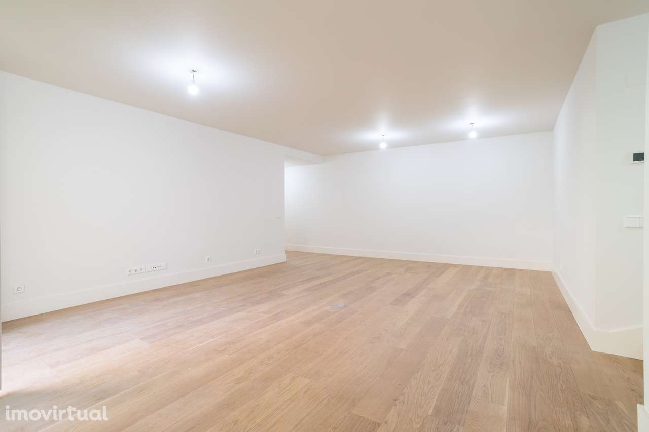 APARTAMENTO T2 DUPLEX DE LUXO, A 3 MINUTOS DA AV. DA LIBERDADE - Grande imagem: 3/55