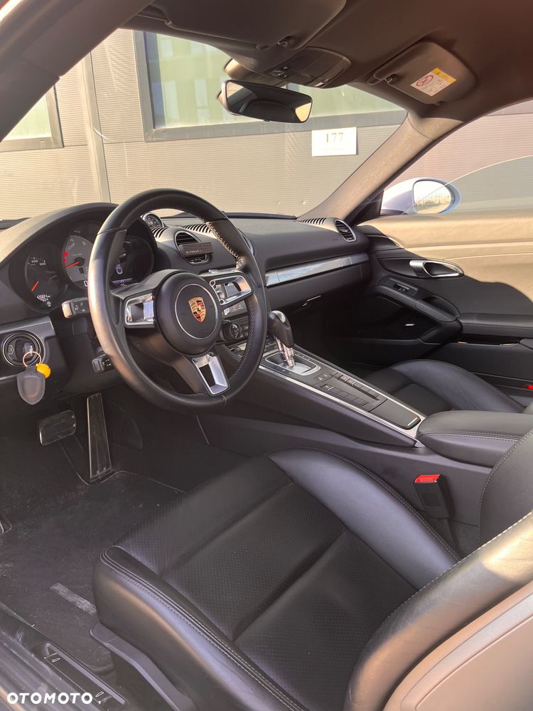 Porsche 718 Cayman - 10