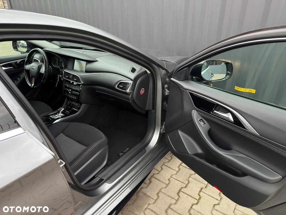 Infiniti Q30 2.2d Sport AWD 7DCT - 17