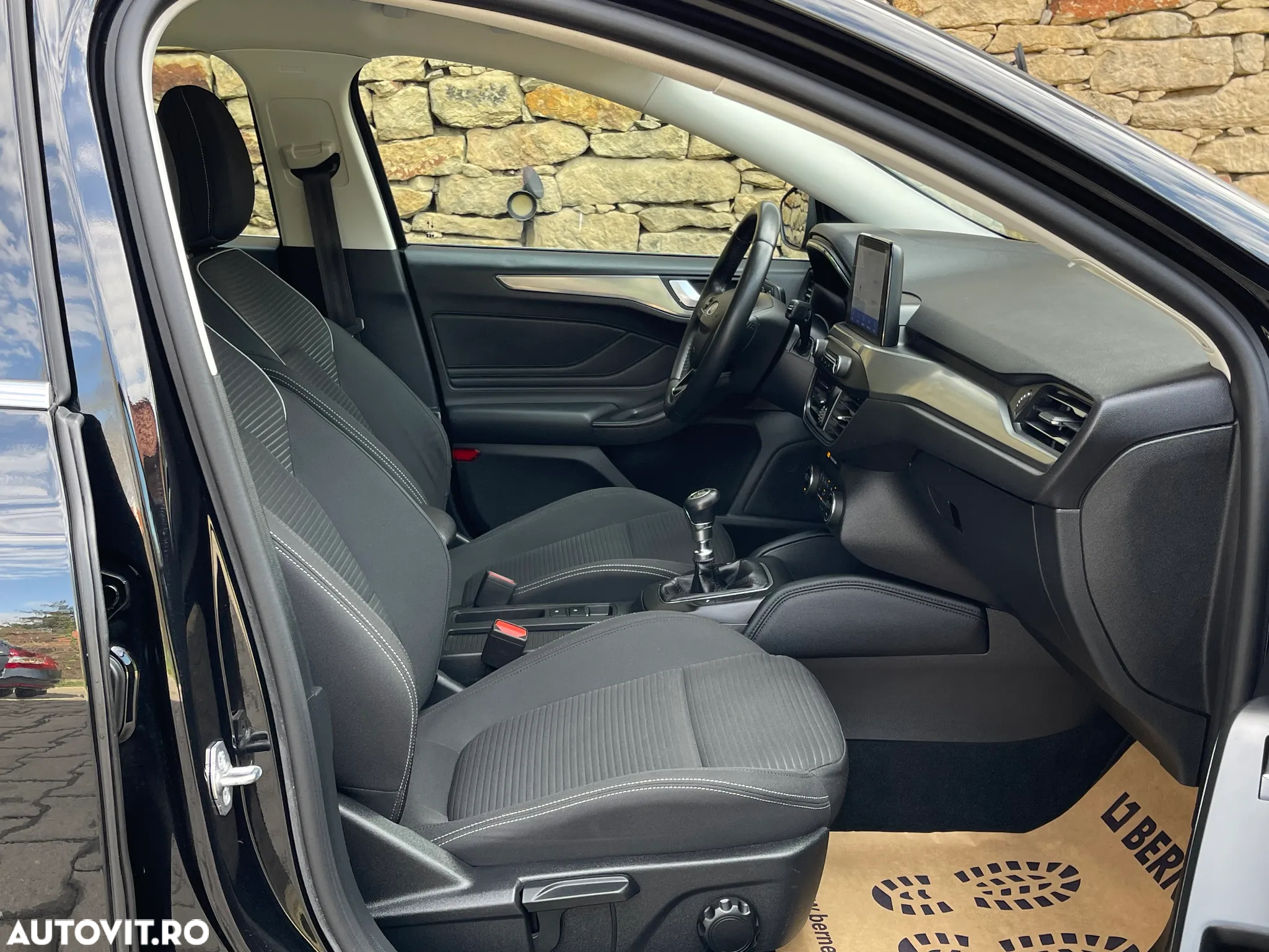 Ford Focus Turnier 1.5 EcoBlue Start-Stopp-System TITANIUM - 16