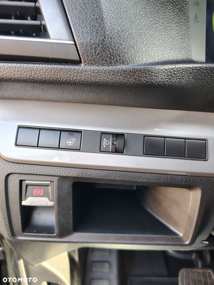 Peugeot Traveller - 12