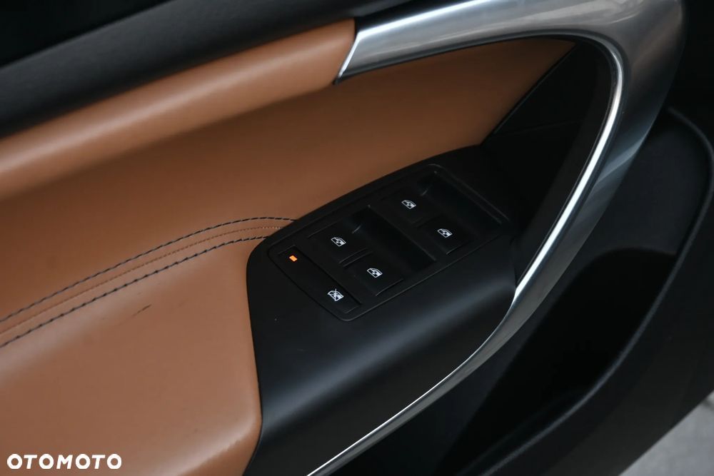 Opel Insignia - 36