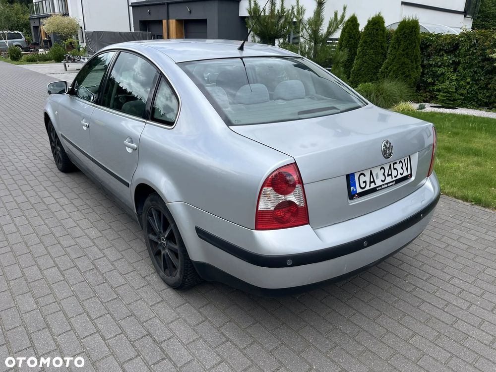 Volkswagen Passat 1.8T Comfortline Tiptr - 3