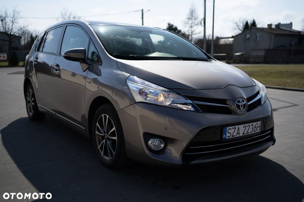 Toyota Verso 1.6 D-4D 5-Sitzer Start/Stop Skyview Edition - 4