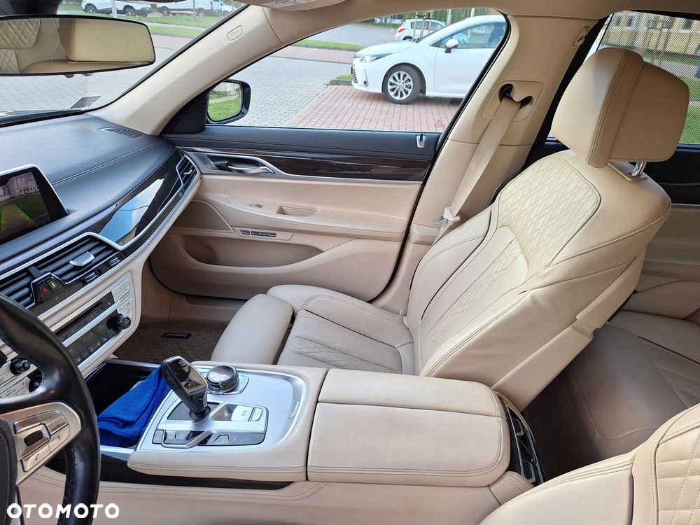 BMW Seria 7 - 8