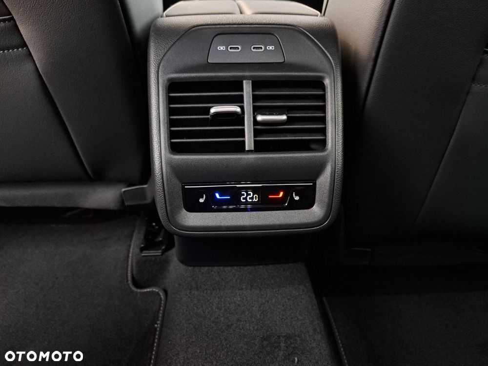 Volkswagen Passat 2.0 TSI 4Mot R-Line DSG - 36