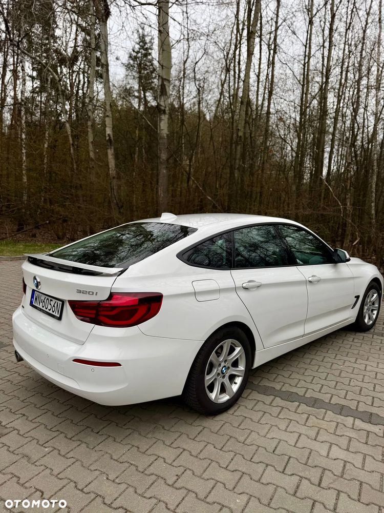 BMW 3GT 320i GPF xDrive Advantage - 9