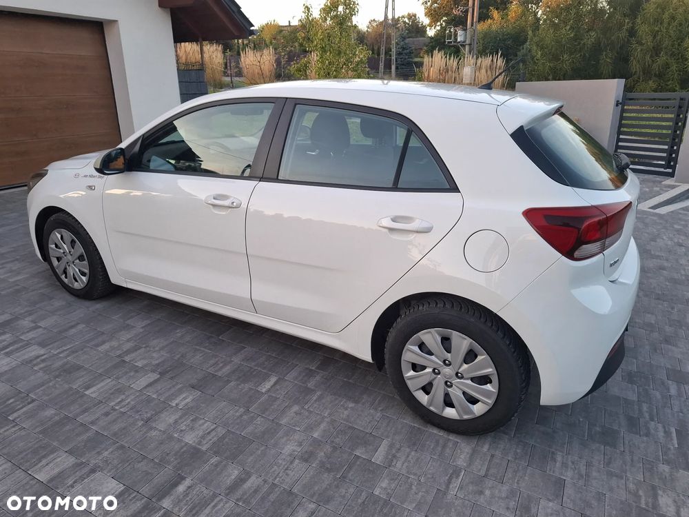 Kia Rio - 20