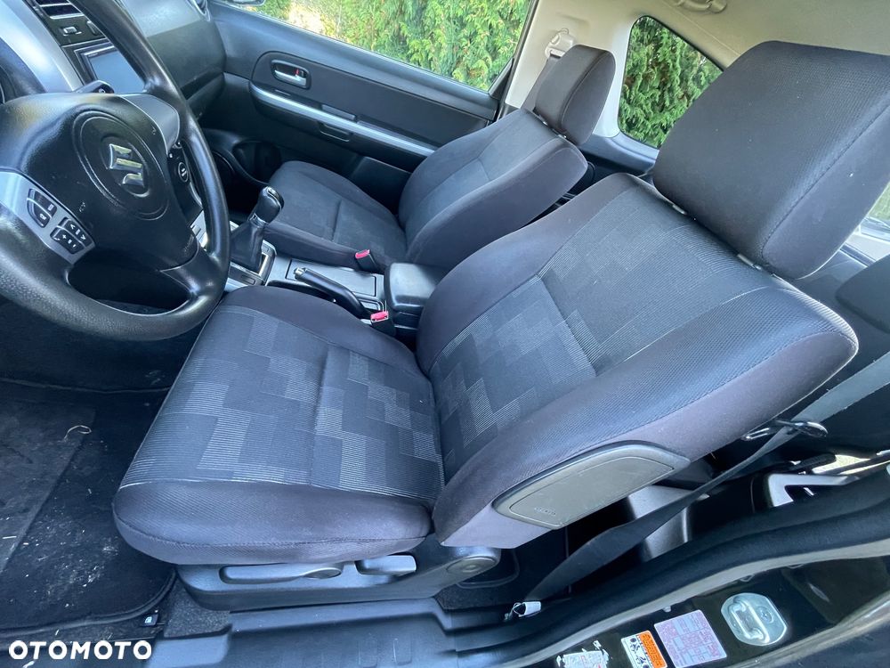 Suzuki Grand Vitara 1.9 DDiS Comfort - 11