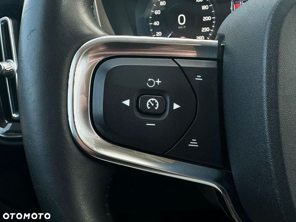 Volvo XC 40 - 24