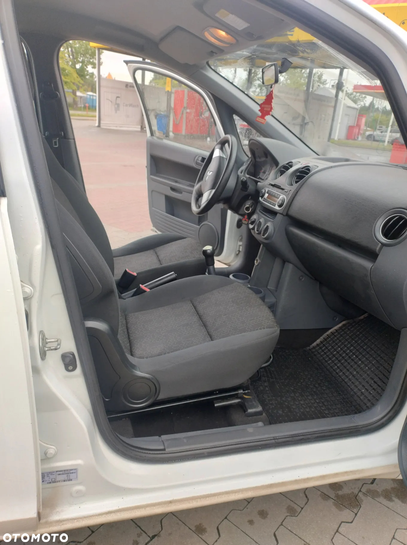 Mitsubishi Colt 1.3 Inform - 8