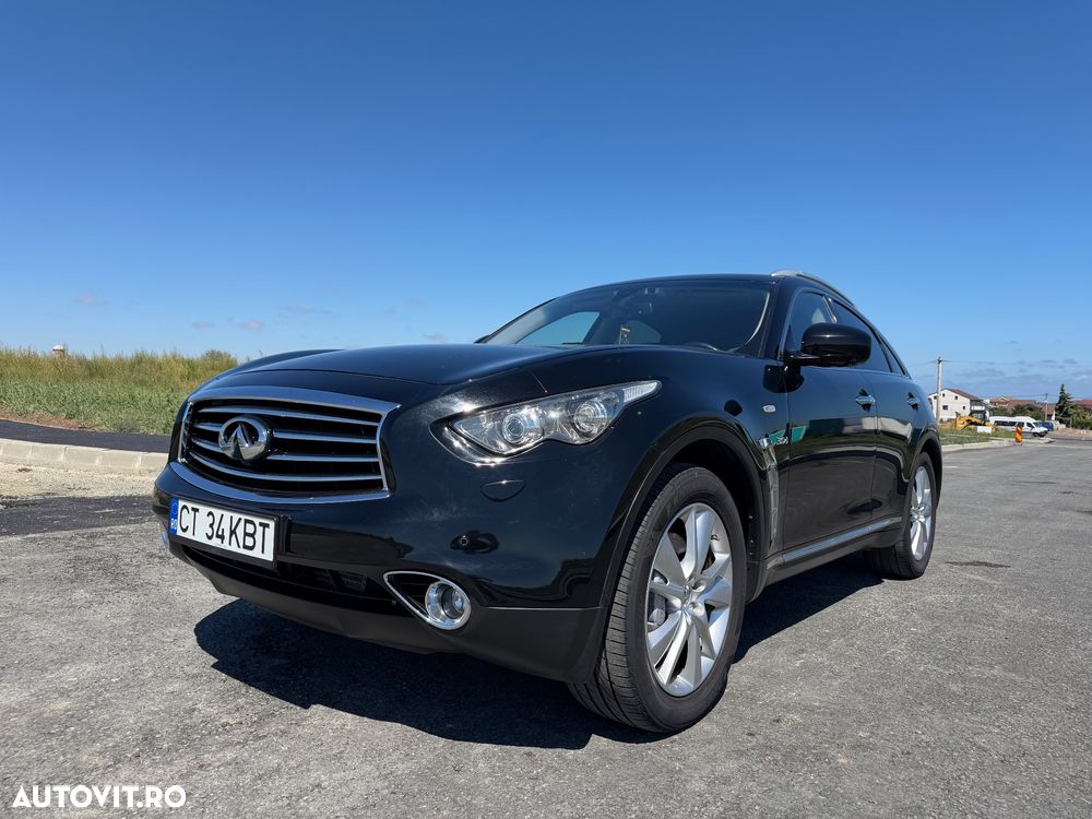 Infiniti Q70 - 3