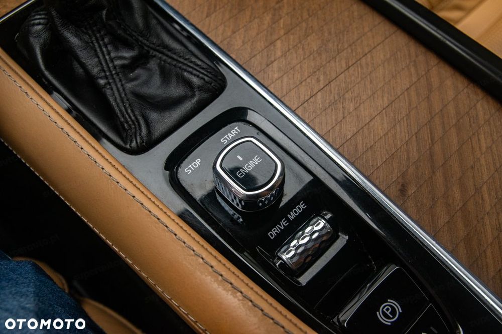 Volvo XC 90 - 26