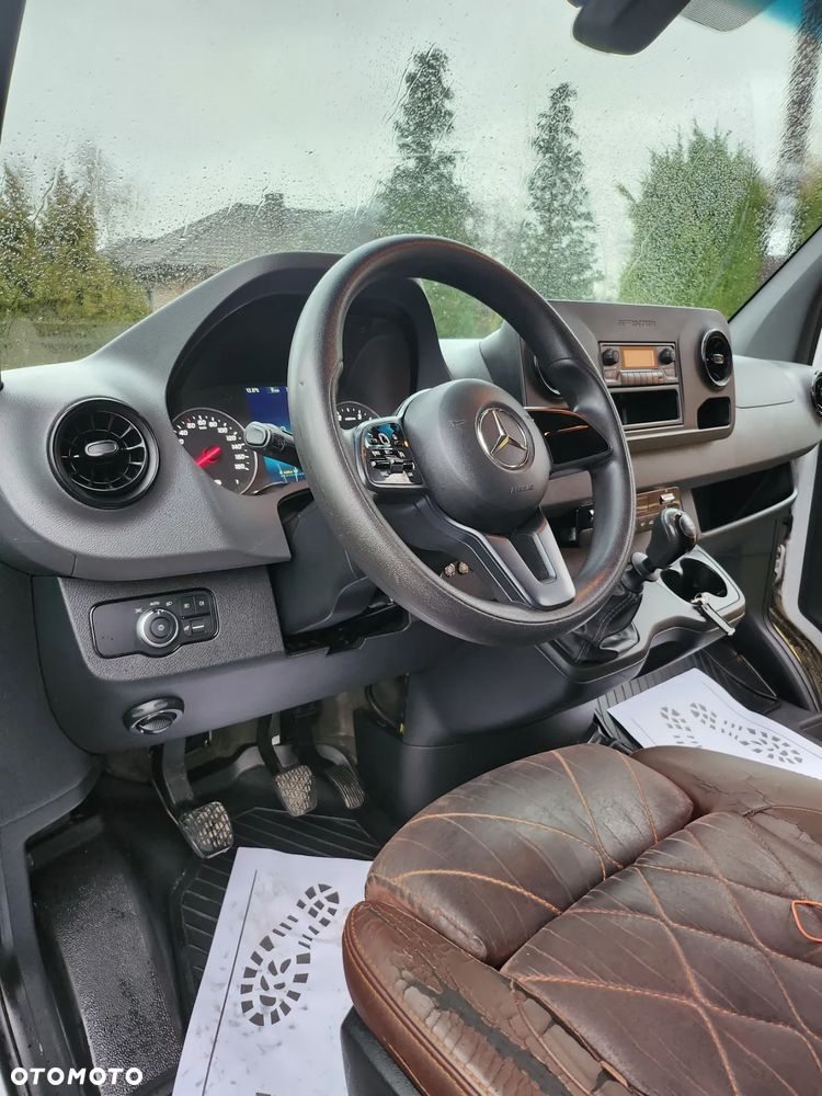 Mercedes-Benz Sprinter - 20