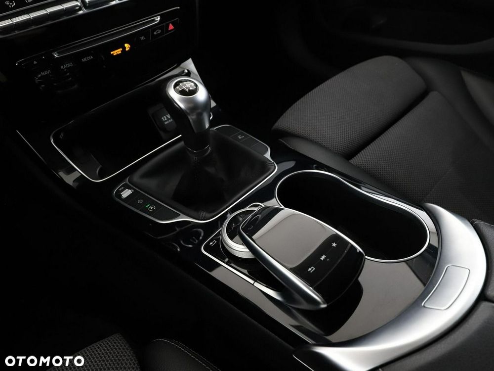 Mercedes-Benz Klasa C 180 Avantgarde - 28