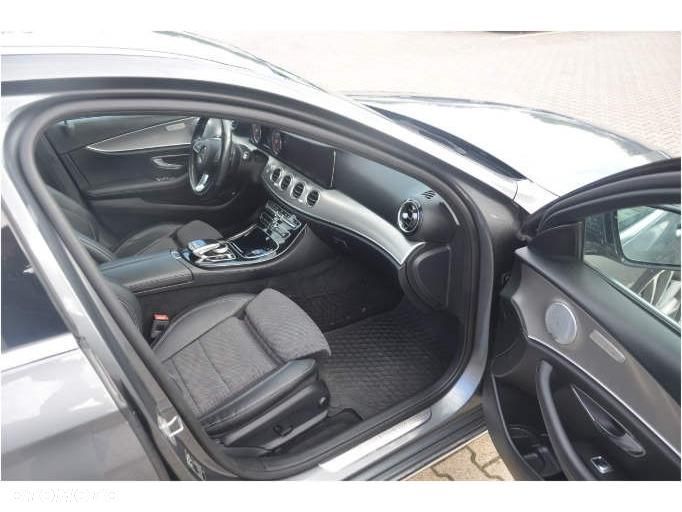 Mercedes-Benz Klasa E - 24