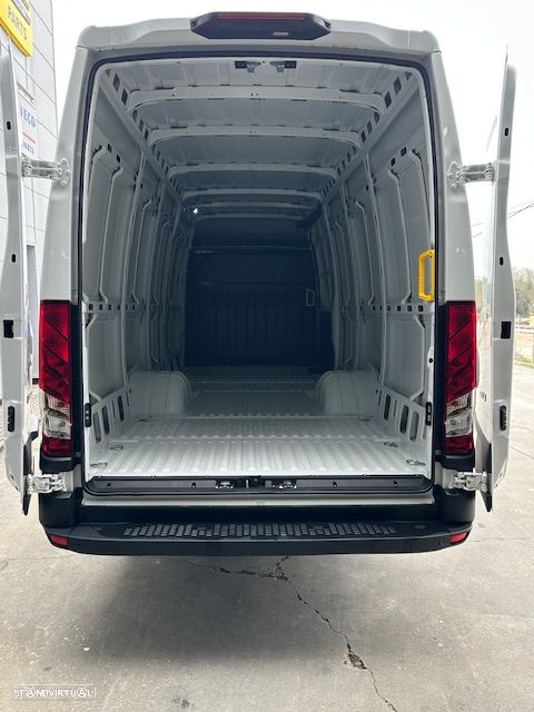Iveco DAILY 35C18V (furgão 16m3) - 5