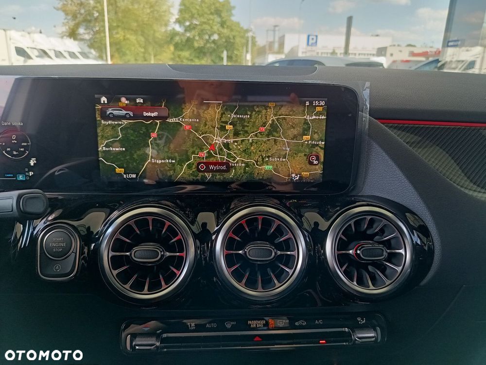 Mercedes-Benz GLA - 30