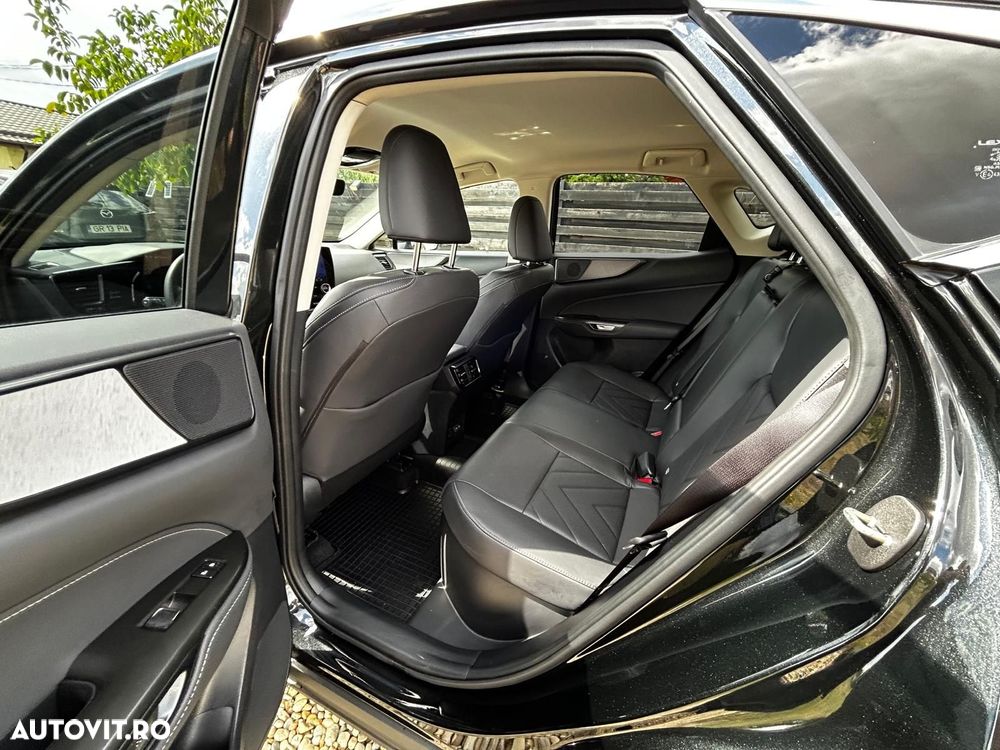Lexus Seria NX - 12