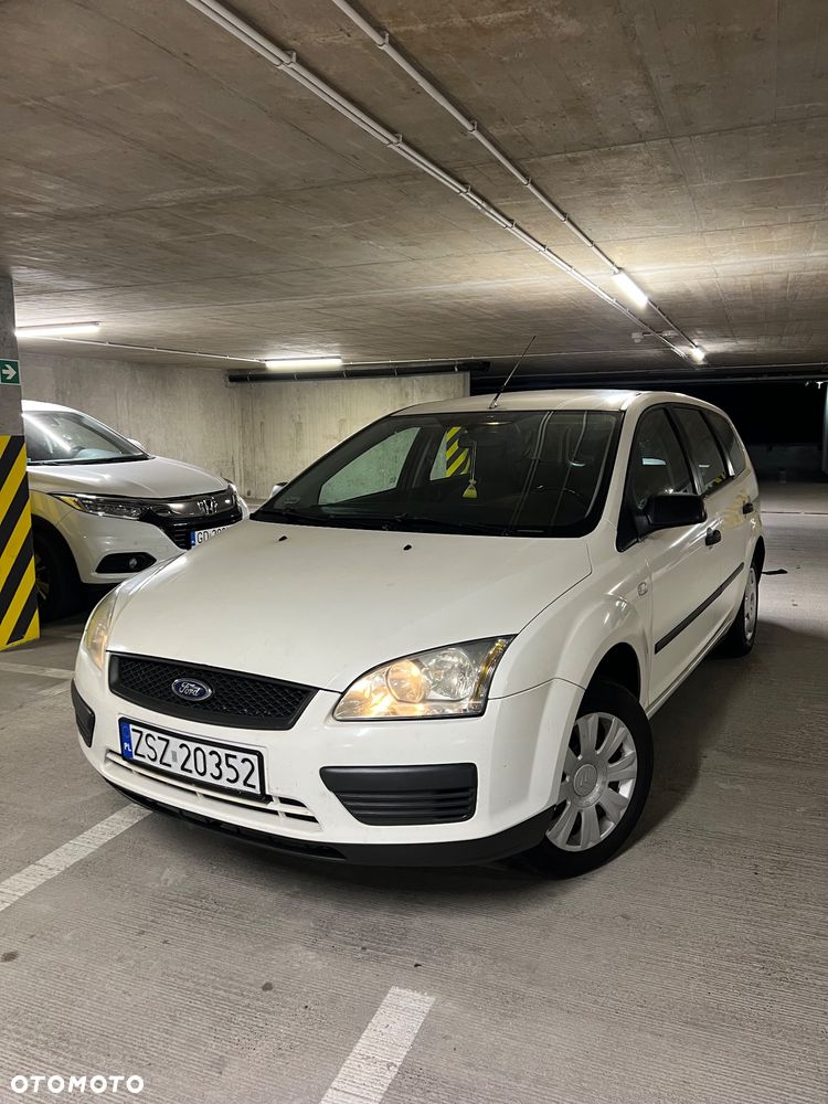 Ford Focus 1.6 Ghia - 24