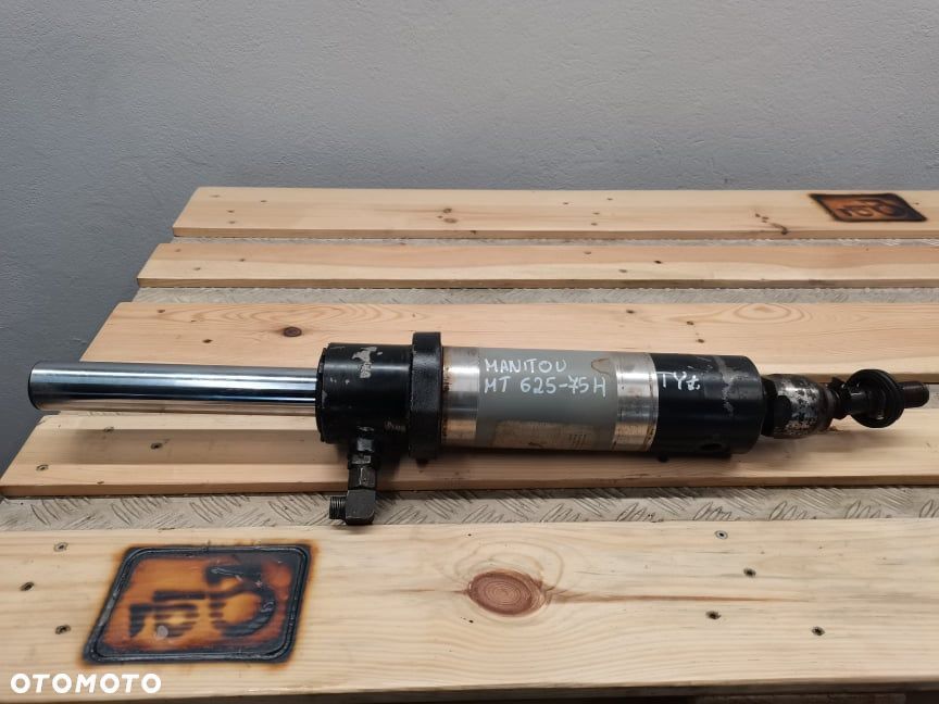 Manitou MT 625-75H {Cylinder hydrauliczny skrętu} - 5