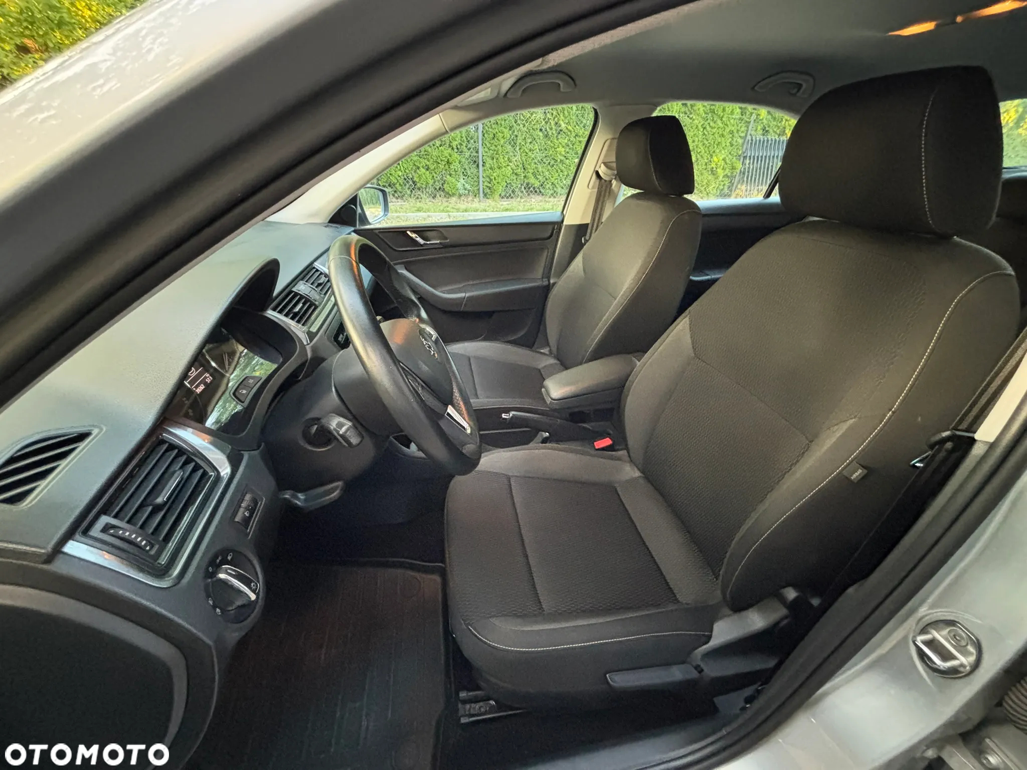 Skoda RAPID 1.6 TDI DPF Ambition - 11