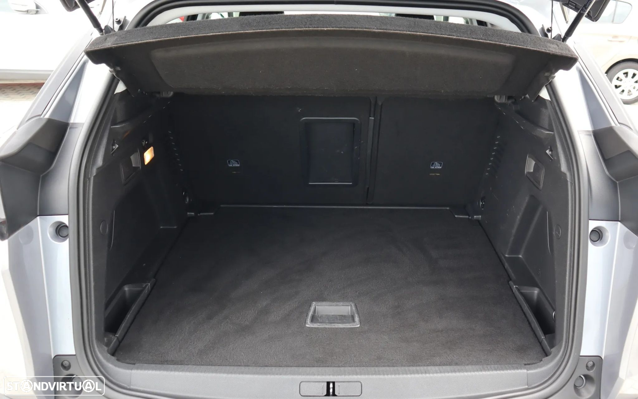 Peugeot 3008 1.6 BlueHDi Style EAT6 - 22