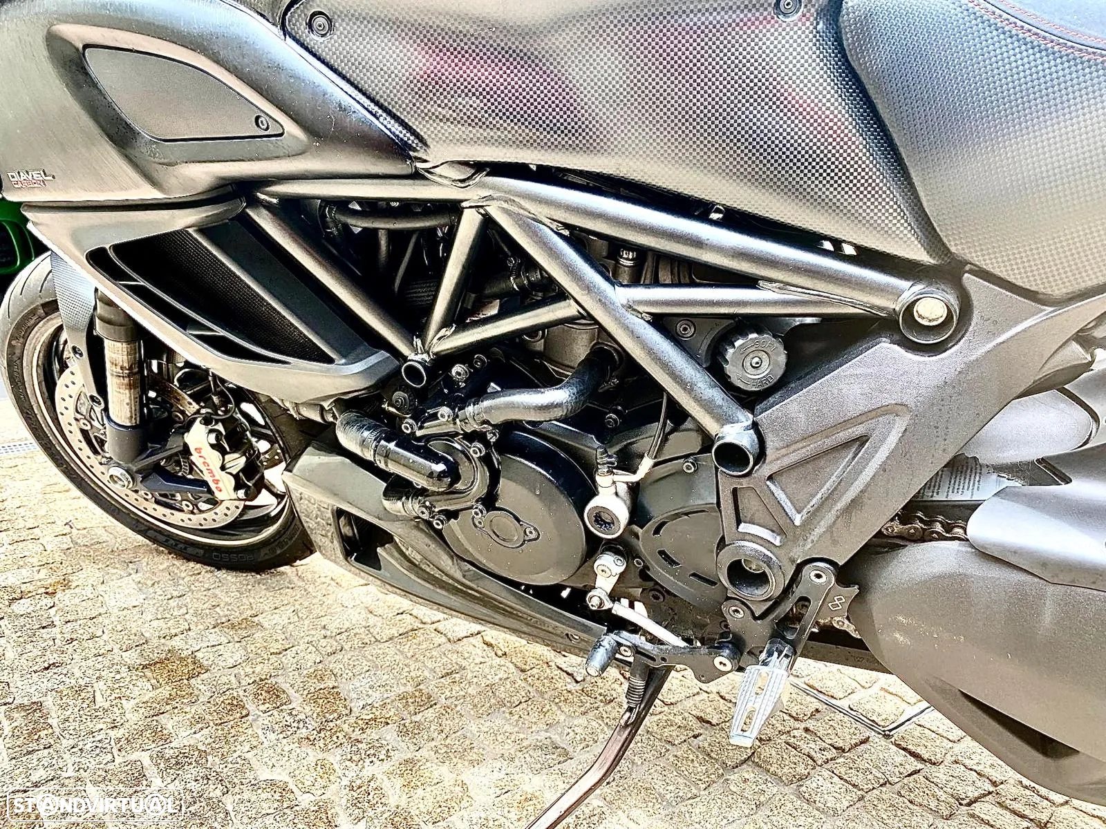 Ducati Diavel Carbon 160 CV - 9