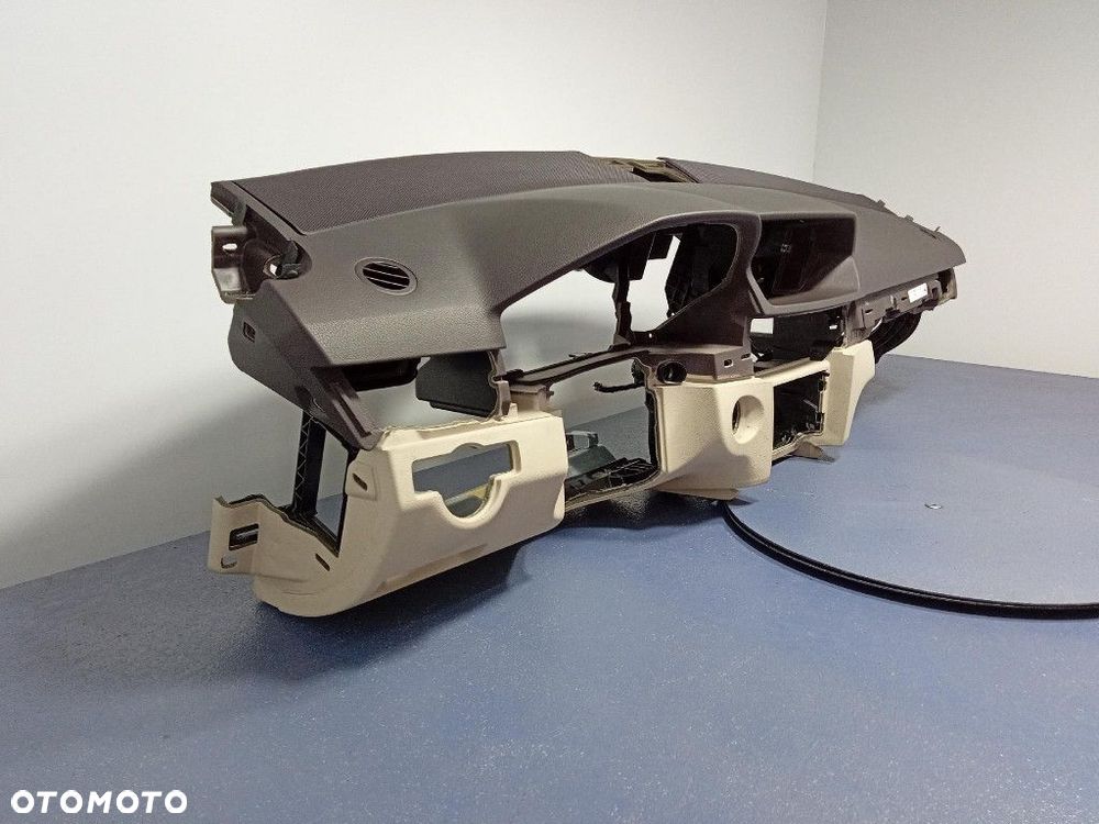 MERCEDES E KLASA W212 LIFT KONSOLA DESKA ROZDZIELCZA EUA2126804687 - 2