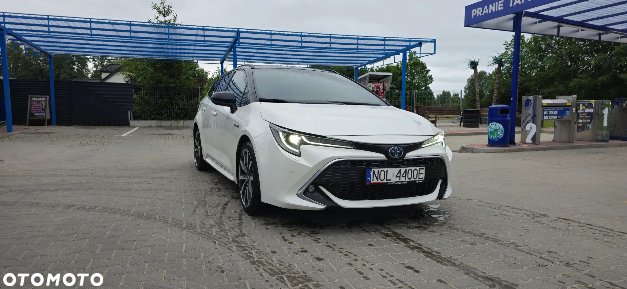 Toyota Corolla - 1