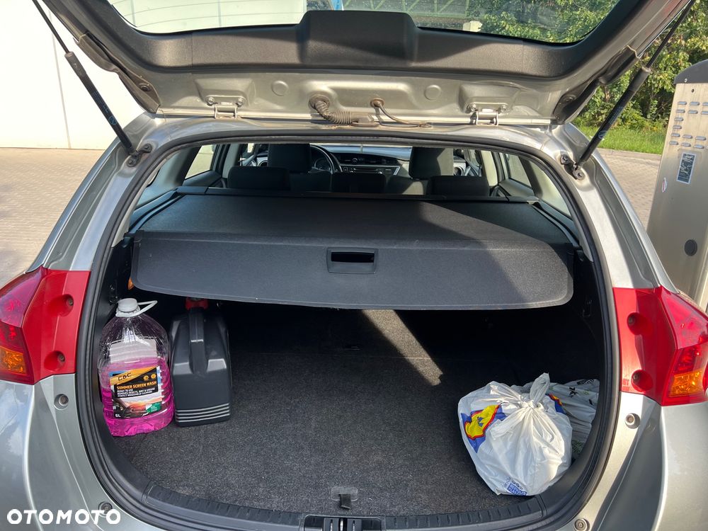 Toyota Auris - 12