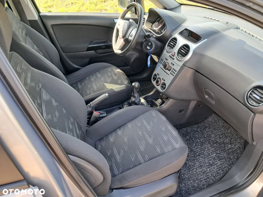 Opel Corsa 1.4 16V 150 Jahre - 18
