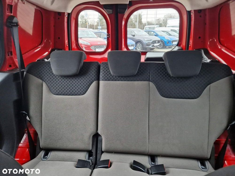 Ford Transit Courier - 22