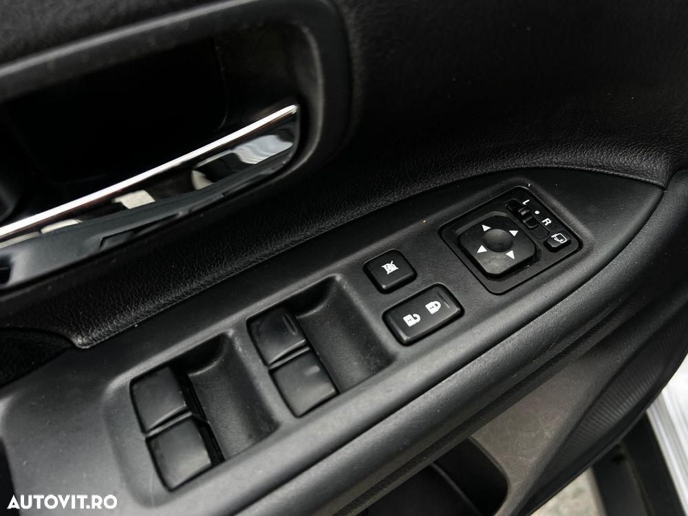 Mitsubishi Outlander - 15