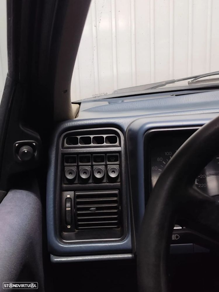 Ford Sierra 2.0 i Ghia GLS - 11
