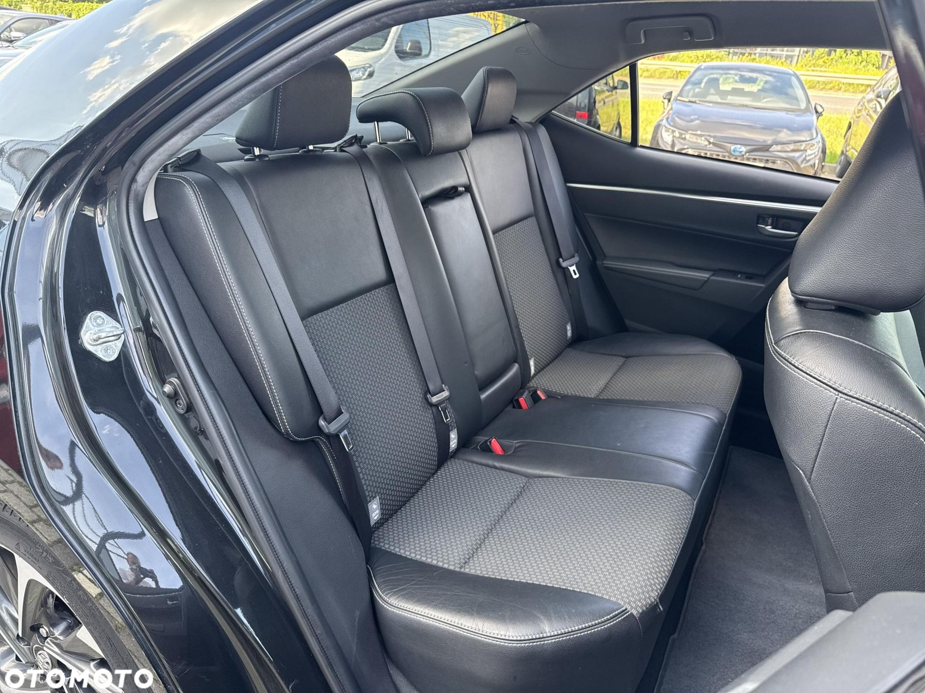 Toyota Corolla 1.6 Prestige EU6 - 25