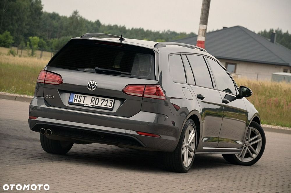 Volkswagen Golf - 10